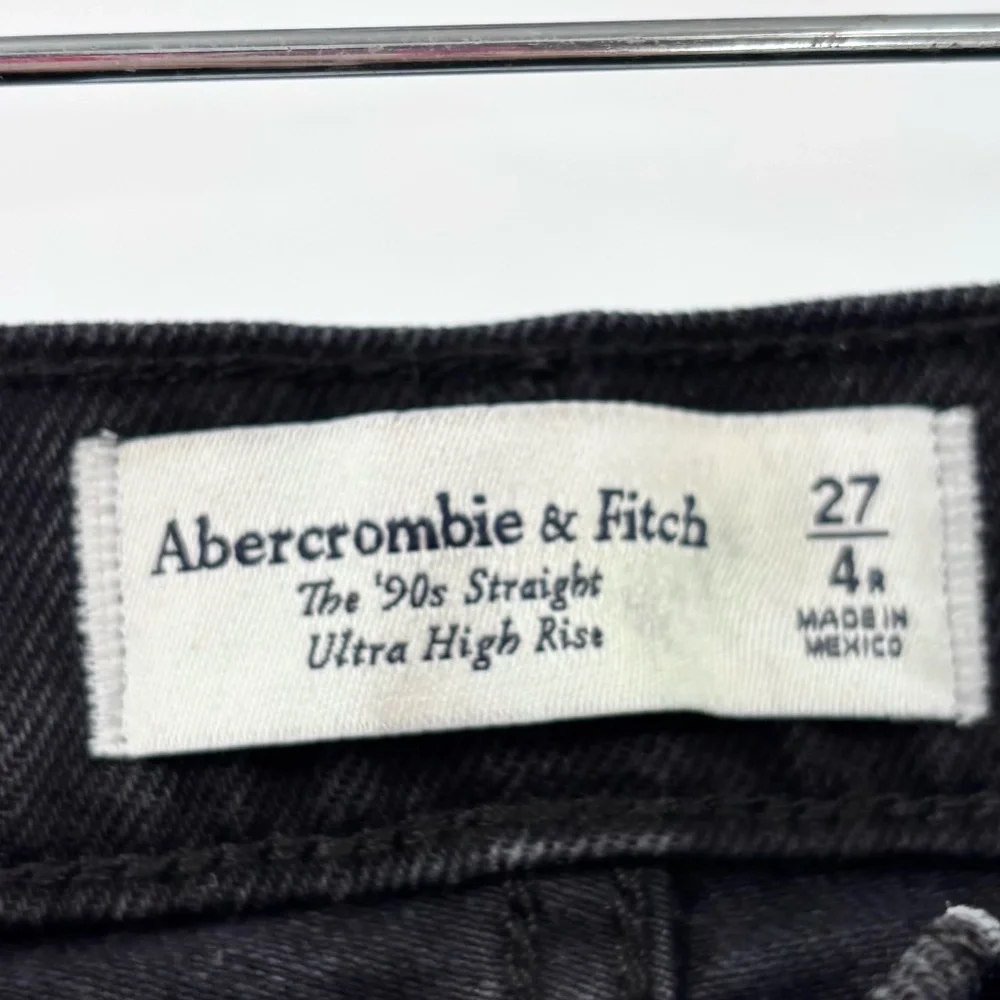 Abercrombie & Fitch Ultra High Rise The 90's Straight Leg Jeans Black Size 27 - Picture 3 of 6